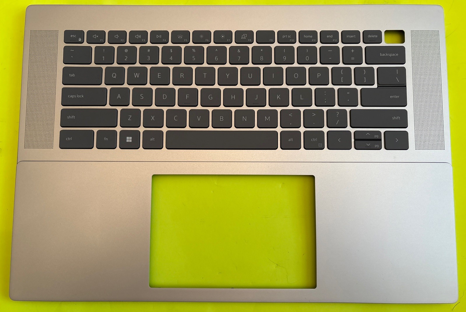 Dell Inspiron 16 5625 Laptop Palmrest Bcl Keyboard HJ5PC 0HJ5PC R19,31