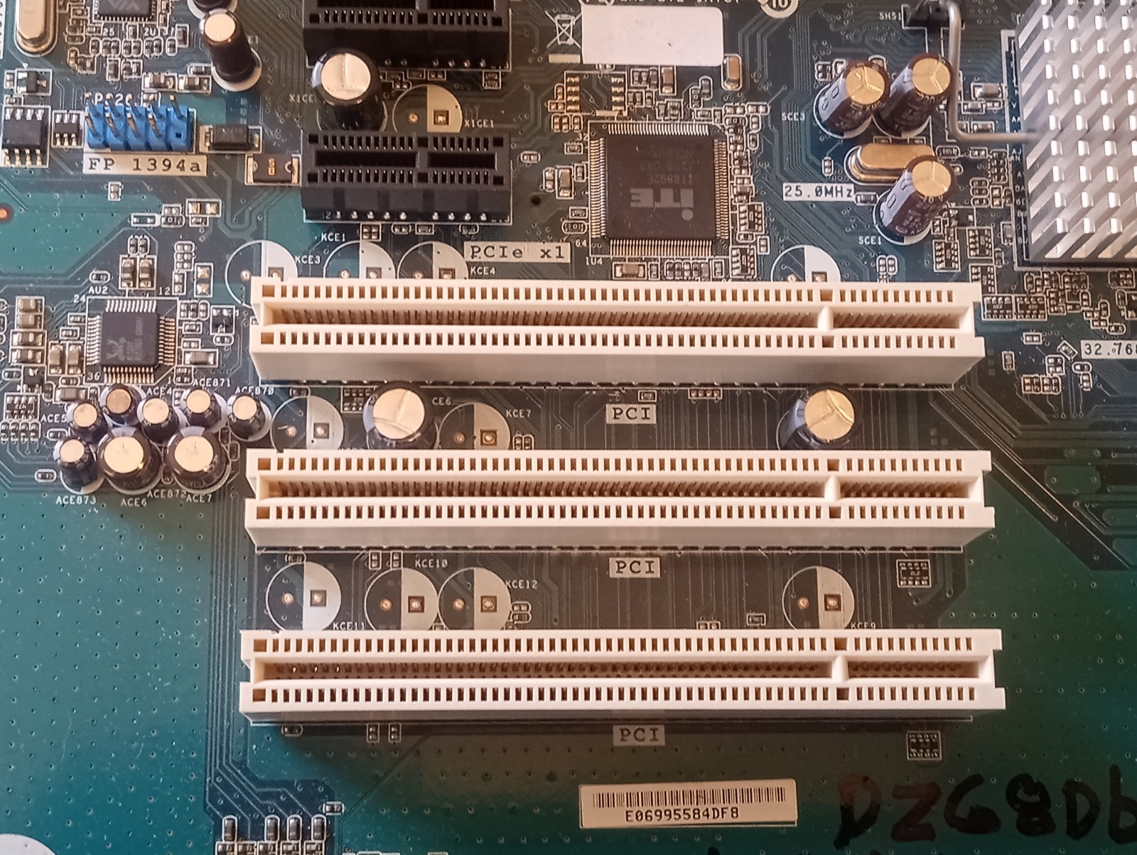 Intel DZ68DB Main Board with Intel i5-2500, 4x XMS3 DDR3