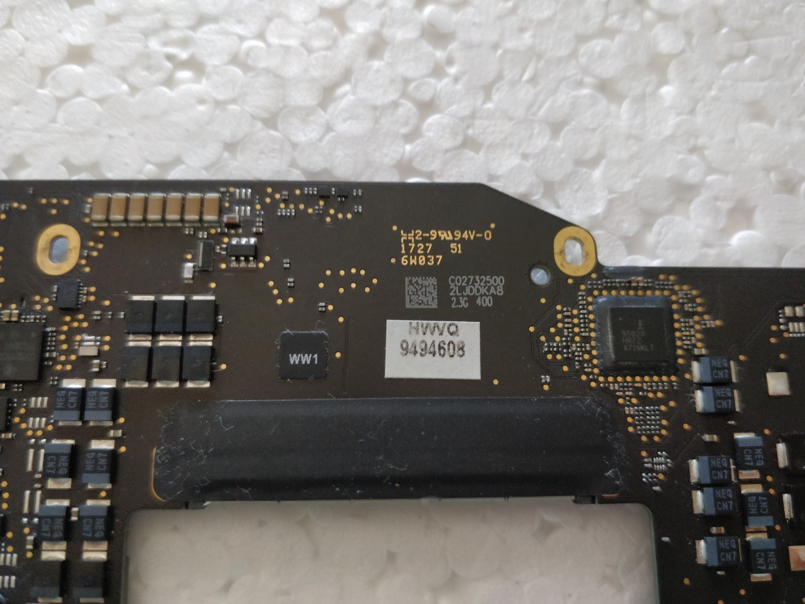 Apple Macbook Pro 13 inch, A1708, 2017 Logic Board, i5 2.3GHz, 8 GB