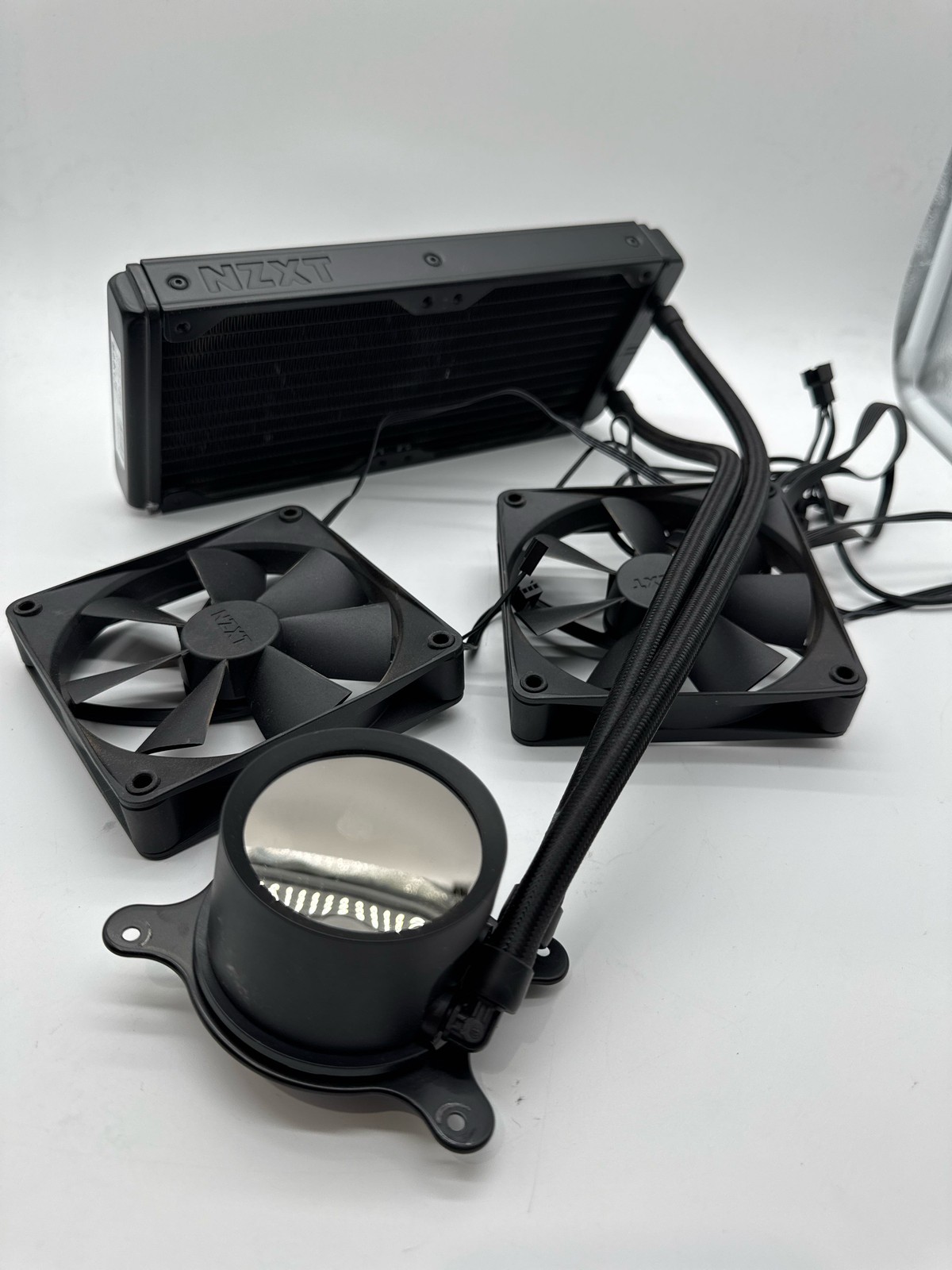 NZXT Kraken Plus 240 AIO CPU Liquid Cooler 240mm Radiator 1.54 LCD Black