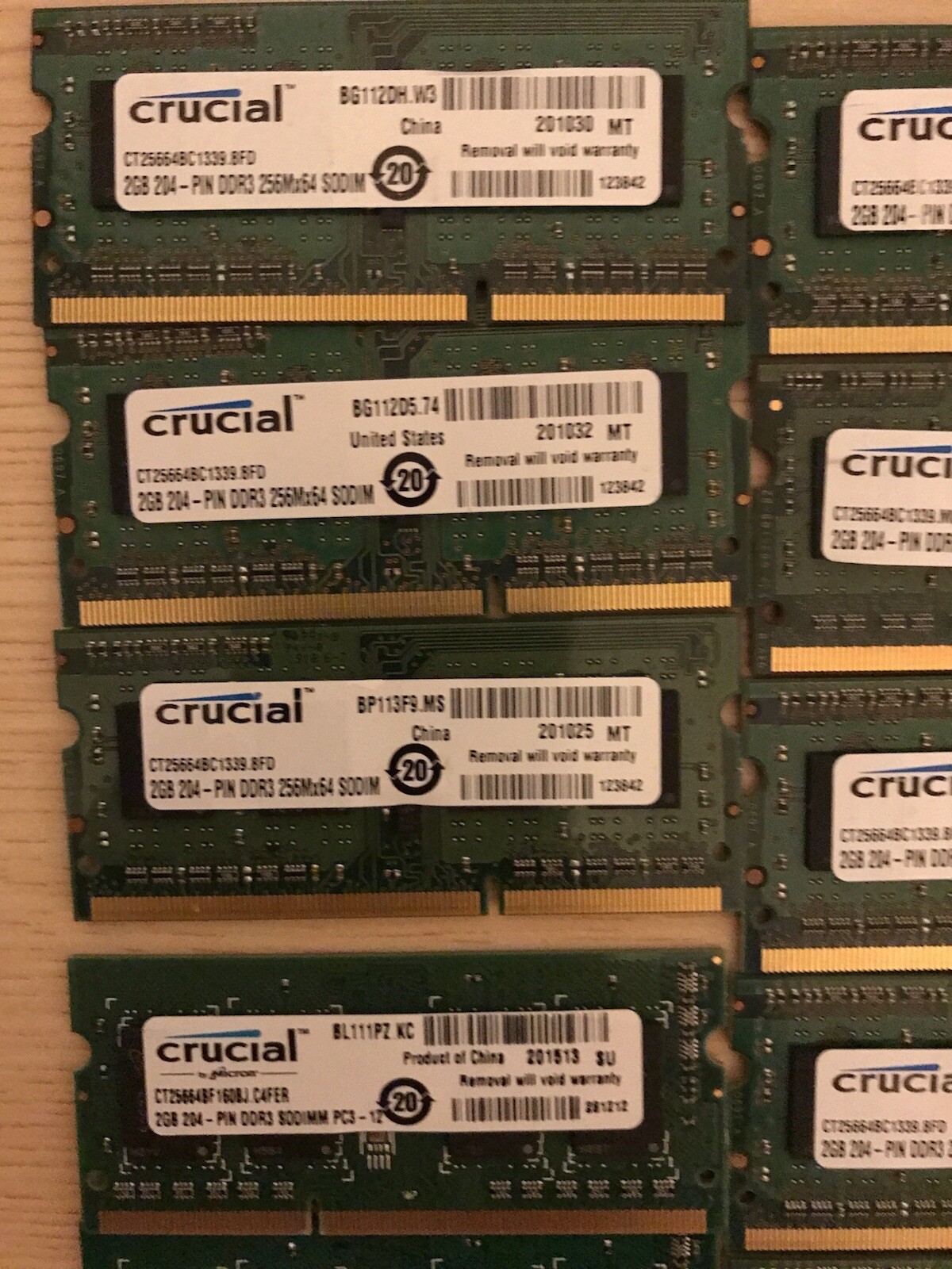 Lots of 20 Crucial 2GB 204-PIN DDR3 256Mx64 SODIM Laptop Memory CT25664BC1339