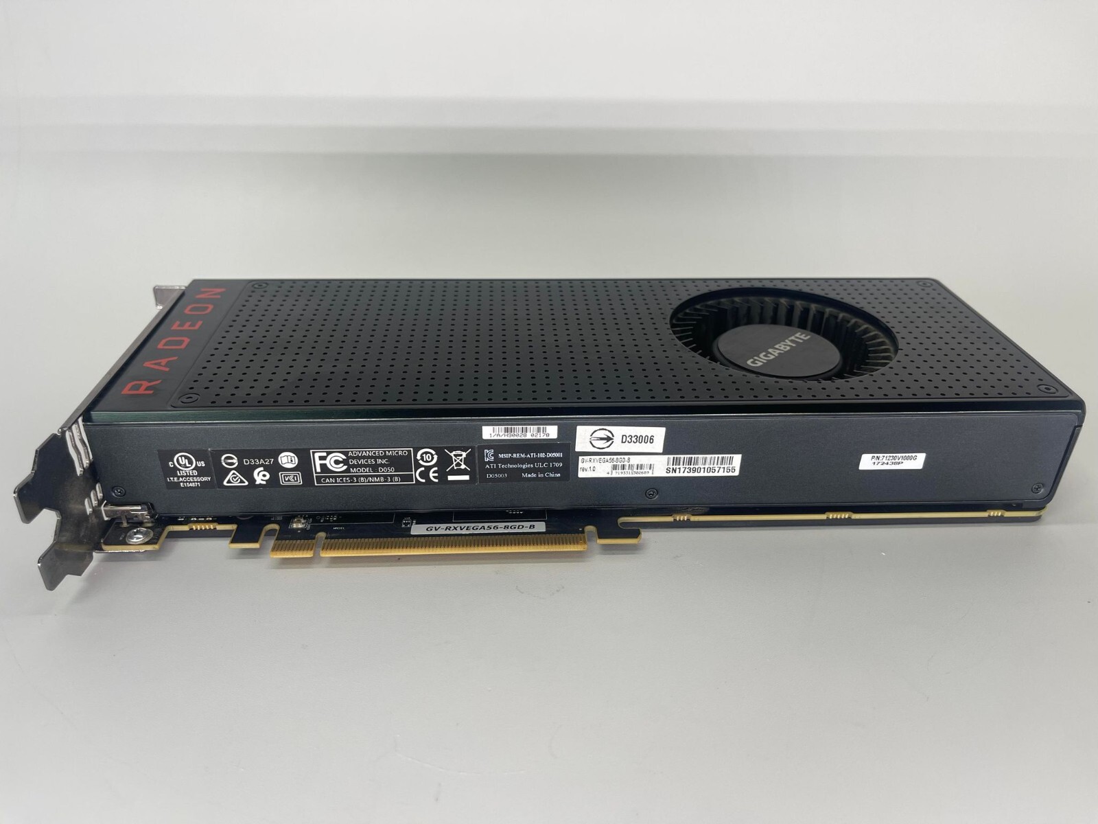 GIGABYTE AMD Radeon RX Vega 56 8GB HBM2 (GV-RXVEGA56-8GD-B)
