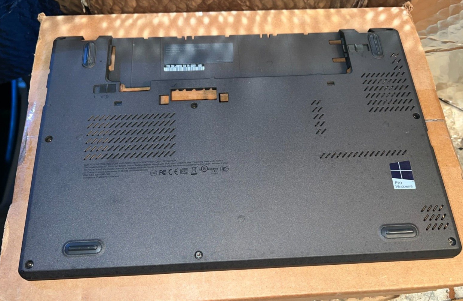 **NEW OEM Genuine IBM LENOVO ThinkPad X240 X240i Base Cover 00HT389 04X5184