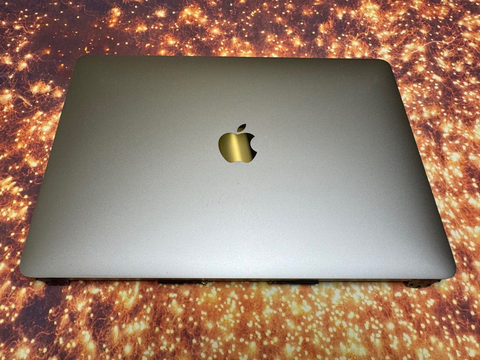 OEM Apple LCD Screen Assembly 13″ MacBook Pro A1706 A1708 2016-2017. Gray. C