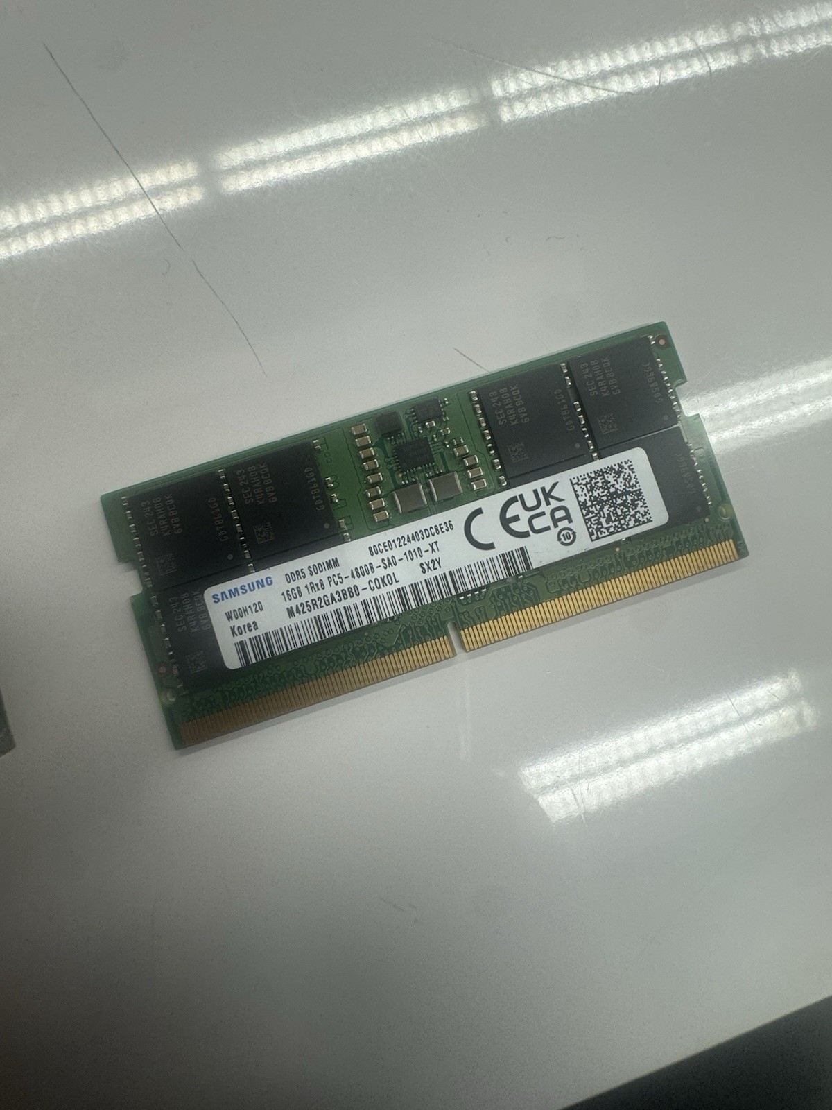 Samsung 16GB 1Rx8 DDR5 PC5-4800B SODIMM Laptop Memory M425R2GA3BB0-CQK0L