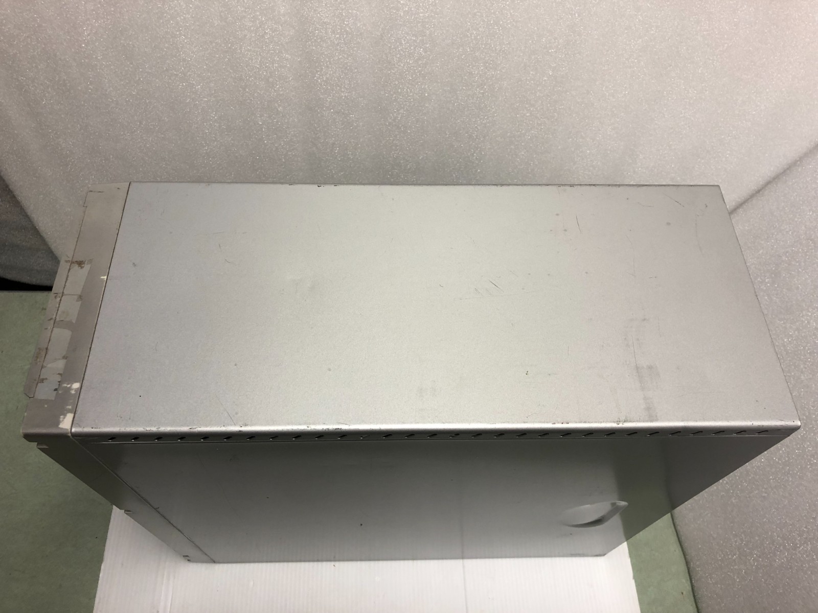 Unbranded Steel Silver Gray Mid-2000s ATX Mid Tower Gaming Computer Case – Used