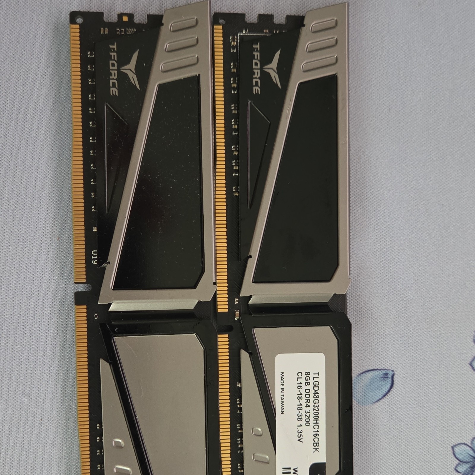 TEAMGROUP T-FORCE Vulcan 16GB (2x8GB) DDR4-3200 DIMM Non-ECC TLGD48G3200HC16CBK