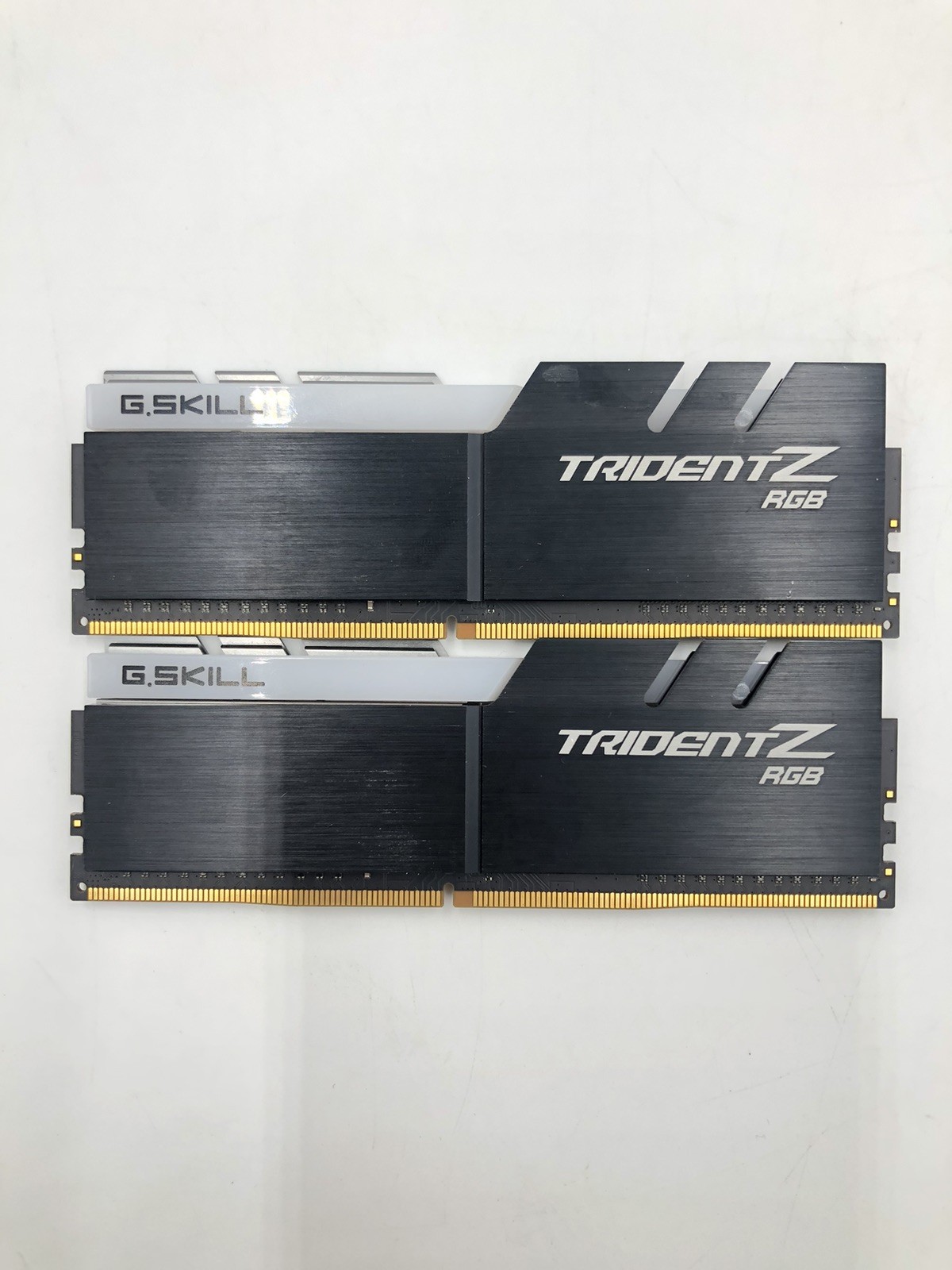 G.SKILL Trident Z RGB Series (XMP) DDR4 RAM 8Gx4 3600MT/s CL 16-16-16-36 •