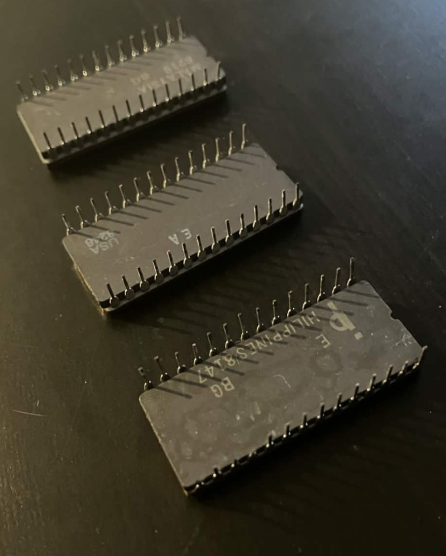 Many Used Vintage Computer Chips – some corrosion -untested