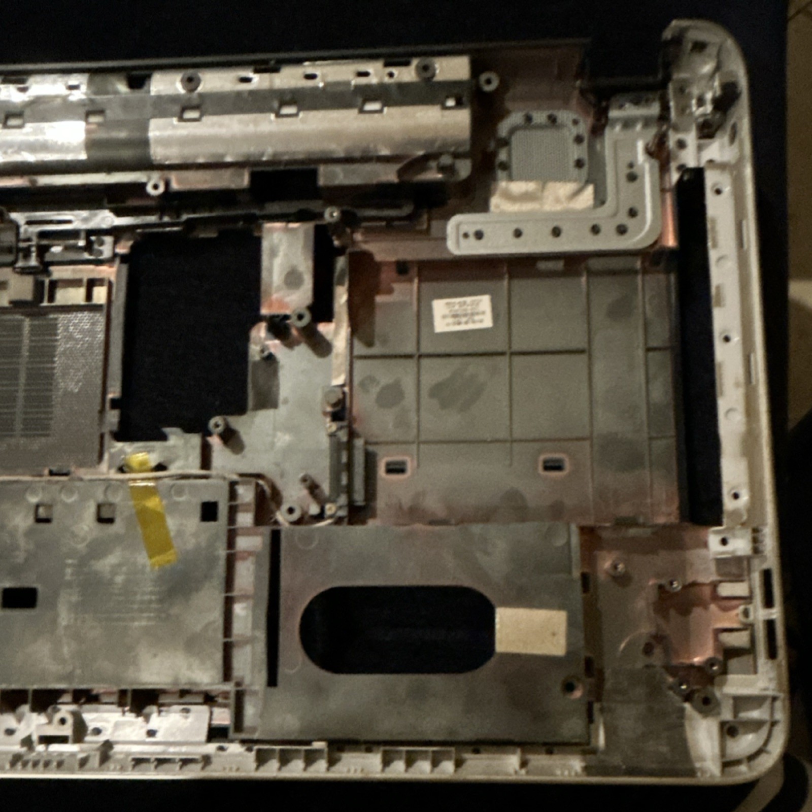 HP Pavilion DV7-6165US Silver Black Bottom Case 639399-001 Replacement Part