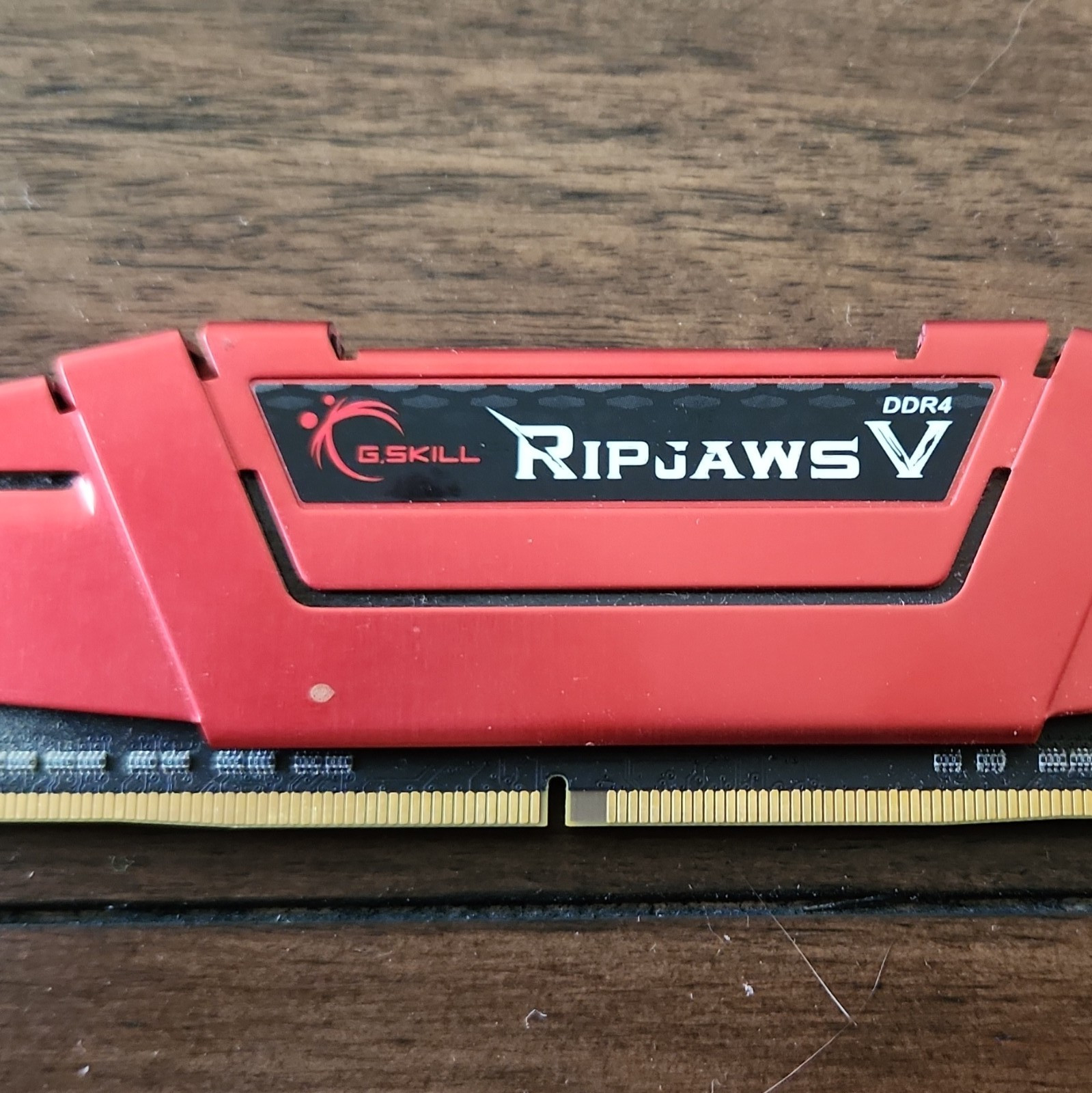 G.SKILL Ripjaws V 8GB (1x8GB) DDR4-2400 PC4-19200 DIMM 288-Pin XMP