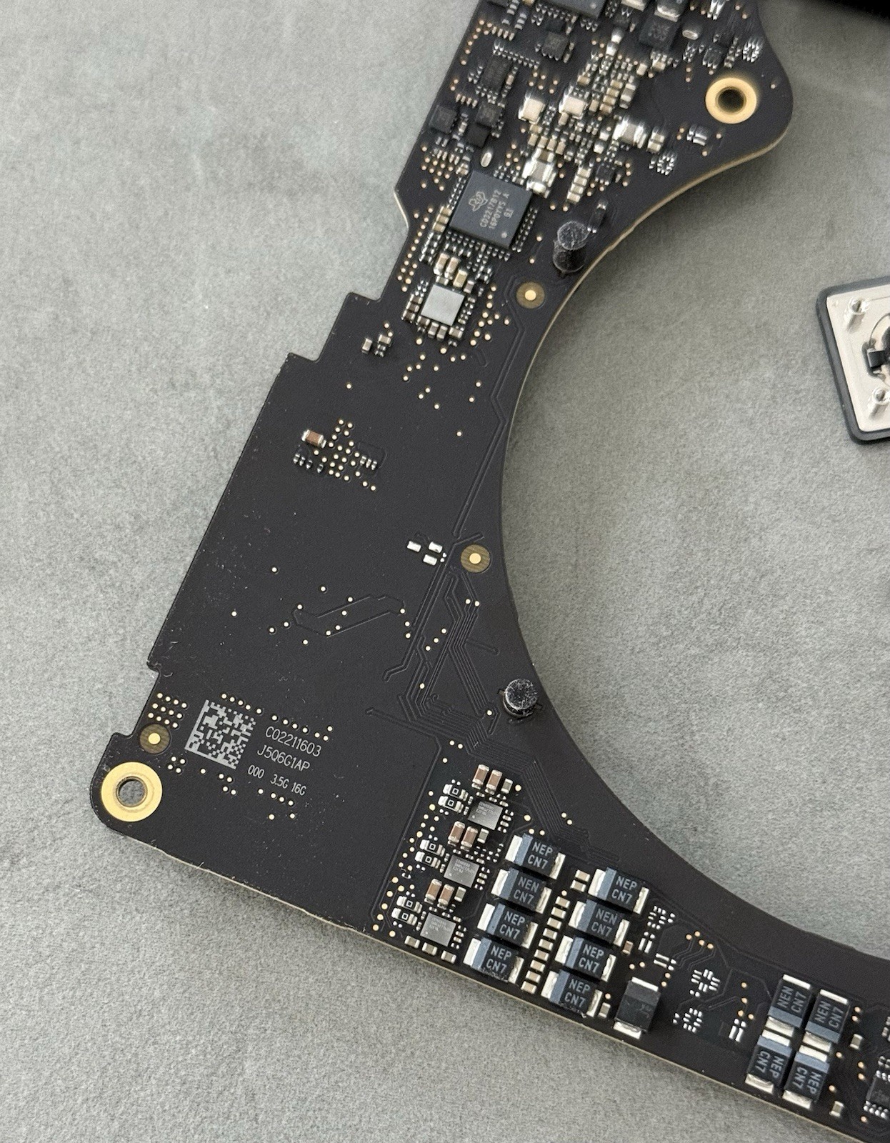 MacBook Pro 16″ 2021 A2485 OEM Logic Board M1 Pro 16GB RAM 512GB SSD w/ Touch ID