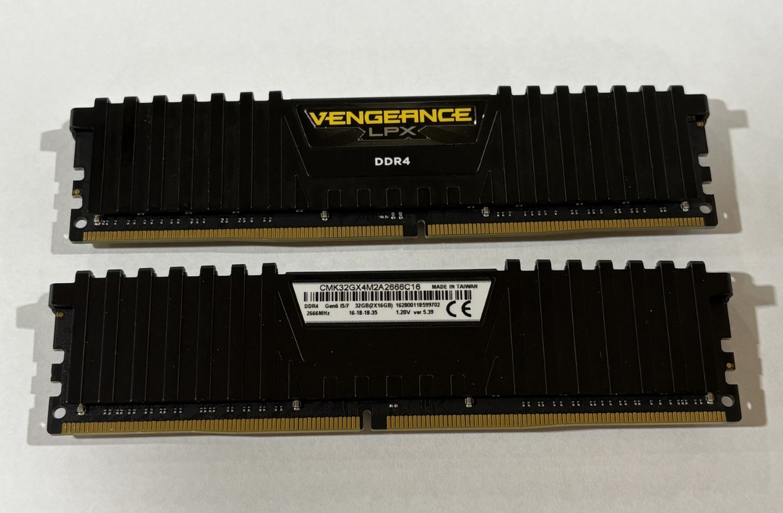 Corsair CMK32GX4M2A2666C16 Vengeance LPX DDR4 2666mhz Memory Kit – 32GB (2x16GB)
