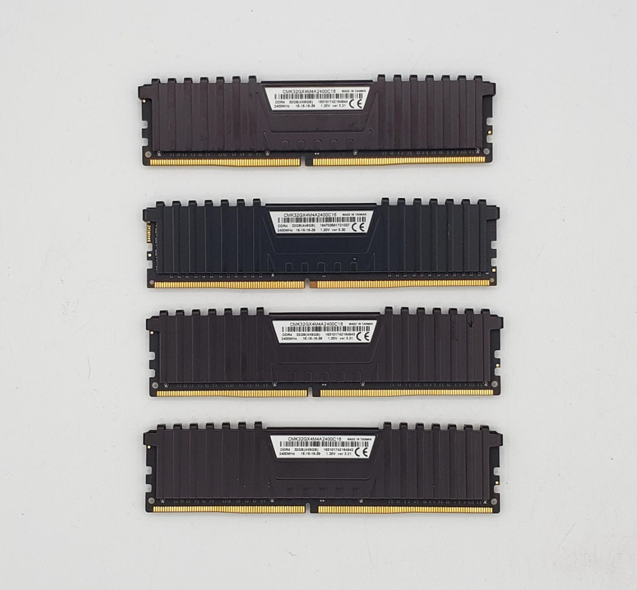 Corsair Vengeance LPX 32GB (4x8GB) RAM DDR4 2400MHz (CMK32GX4M4A2400C16)