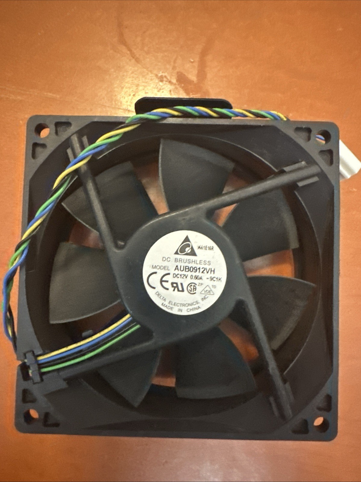 Delta Electronics Inc AUB0912VH Used (DC 12Volts, 0.60 A) DC Brushless Fan