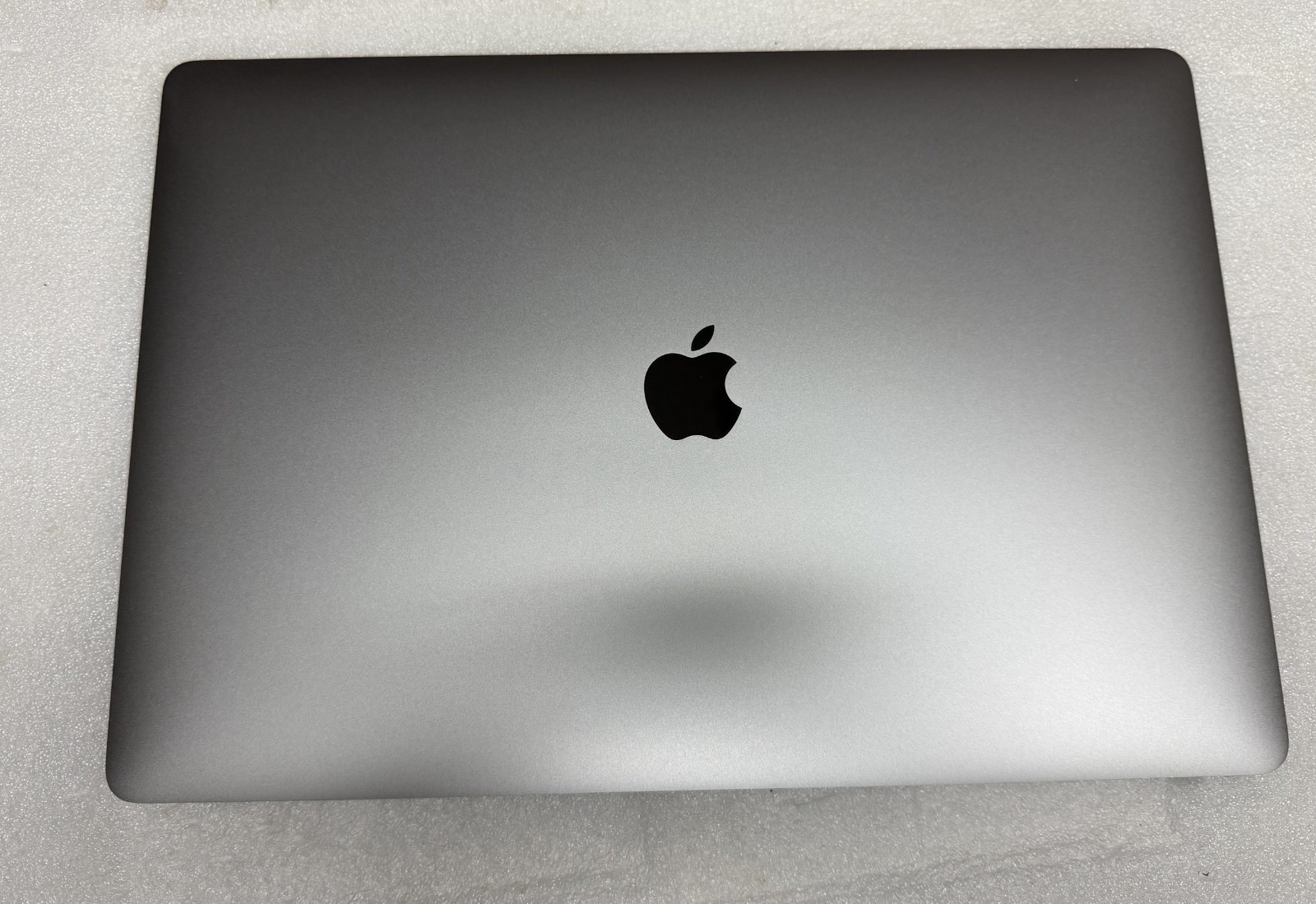 Apple MacBook Pro A2141 16″ 2019 LCD Screen Assembly Gray 661-14200 GENUINE