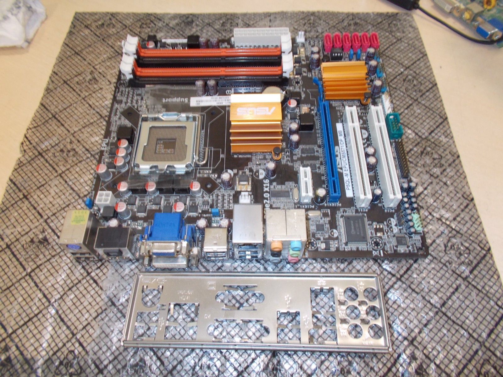 Asus P5QL-M EPU/CM5571/DP_MB REV:1.01G Socket 775 Motherboard DDR3