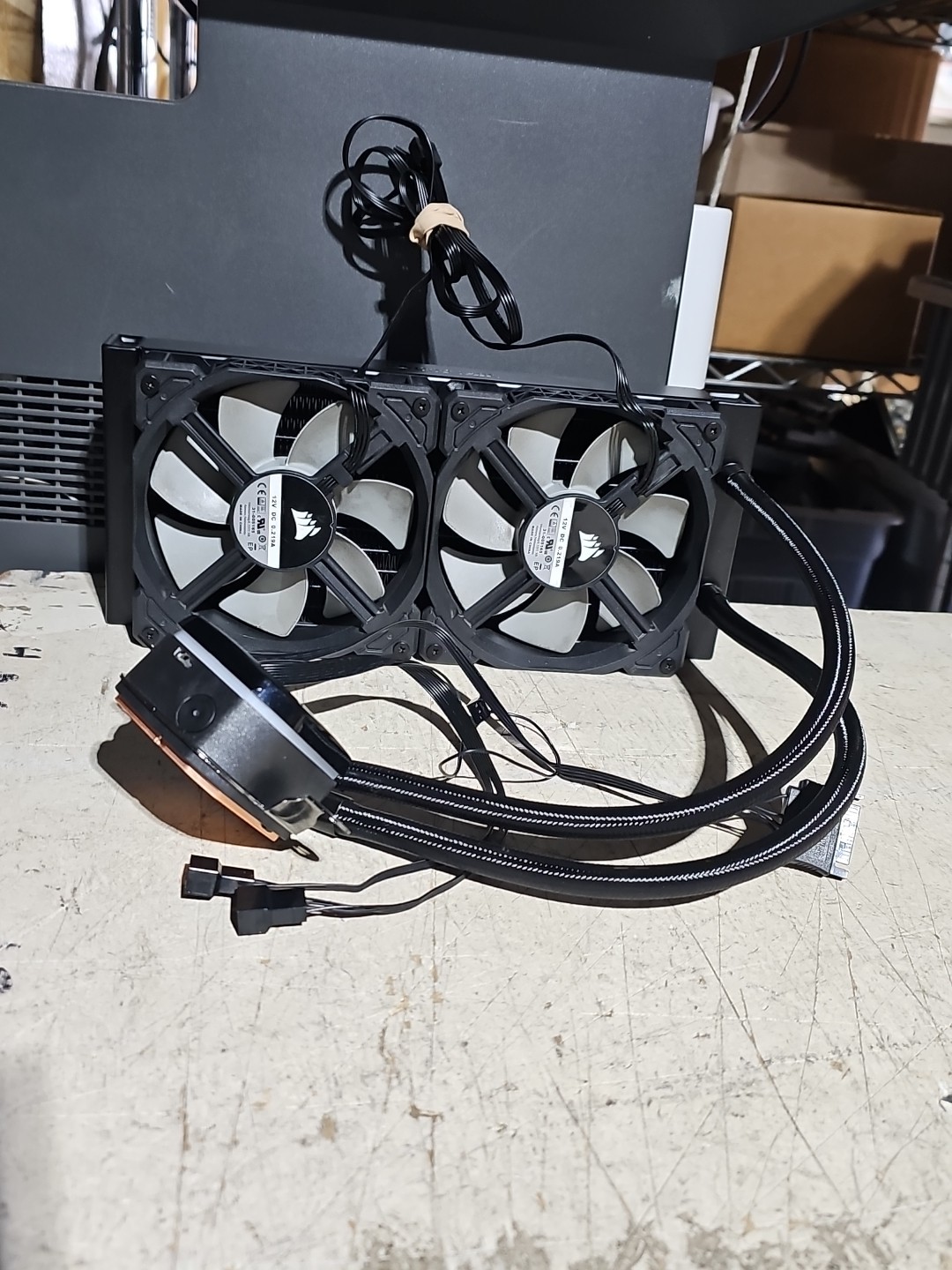 Corsair RWF0031 Water Cooler with two 120mm Fans. #L5