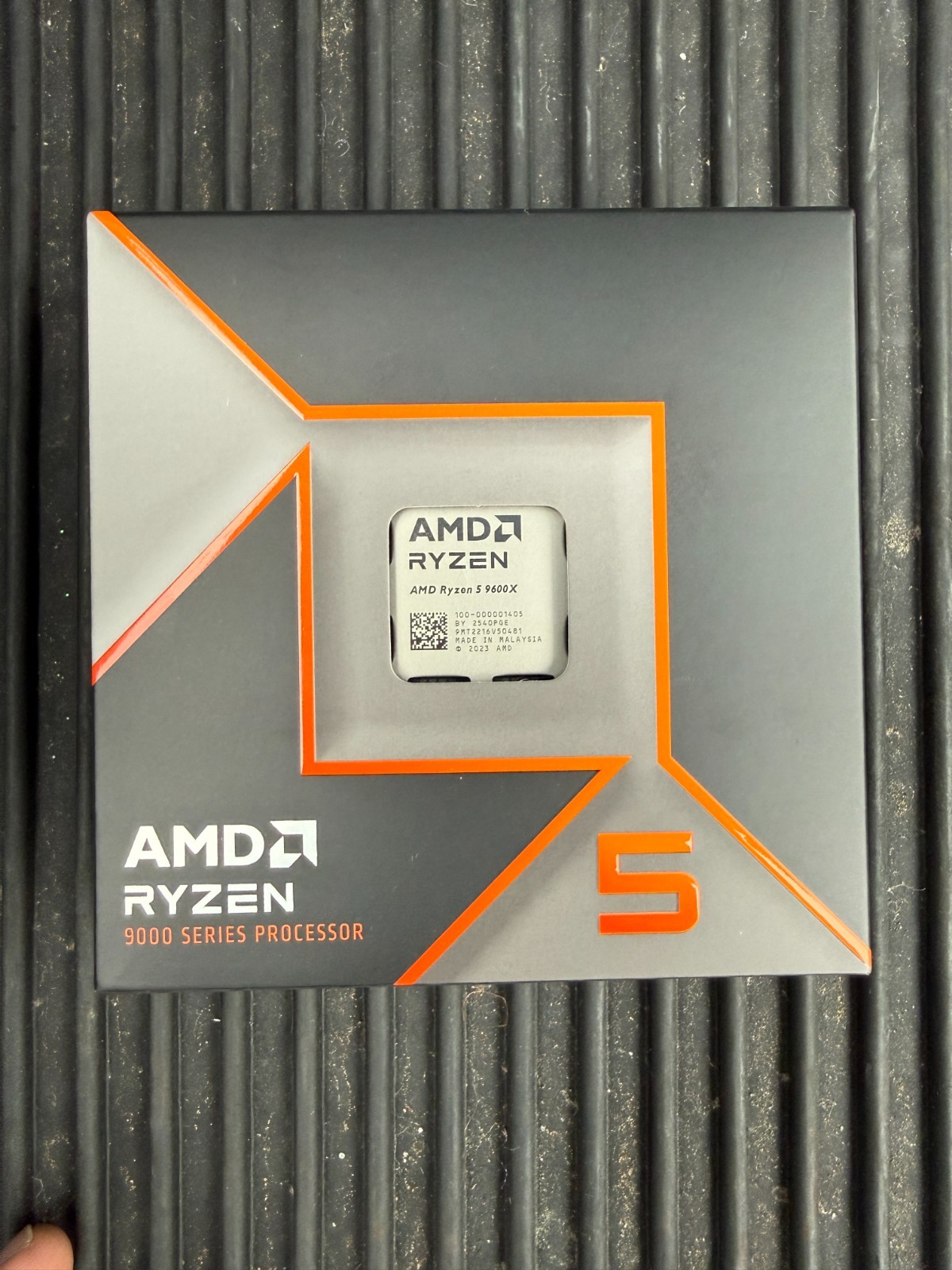 AMD Ryzen 5 9600X 6-Core, 12-Thread Unlocked Desktop Processor