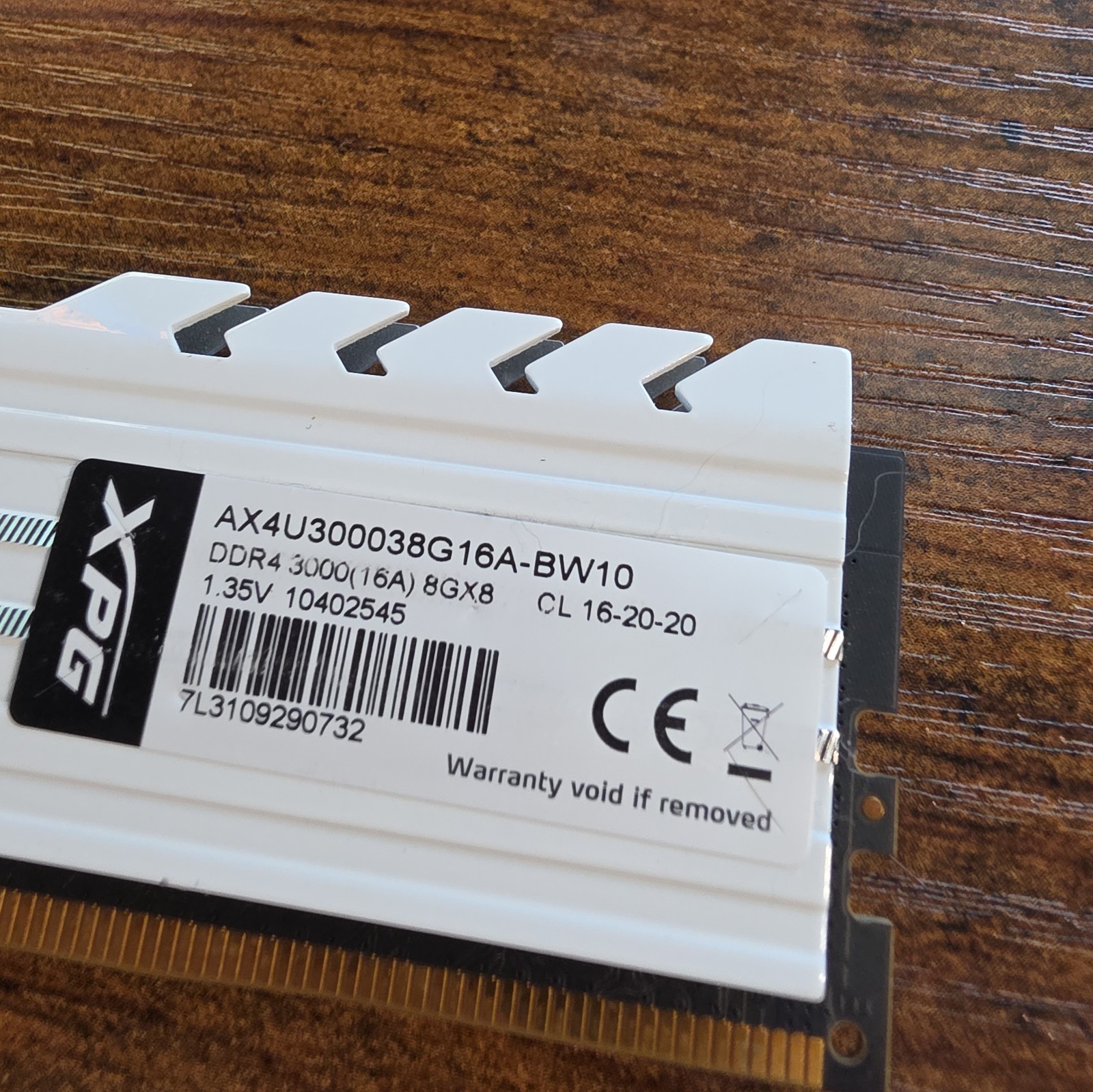 XPG GAMMIX D10 8GB (1x8GB) DDR4 RAM PC-24000 3000MHz AX4U300038G16A-BW10 1.35 V