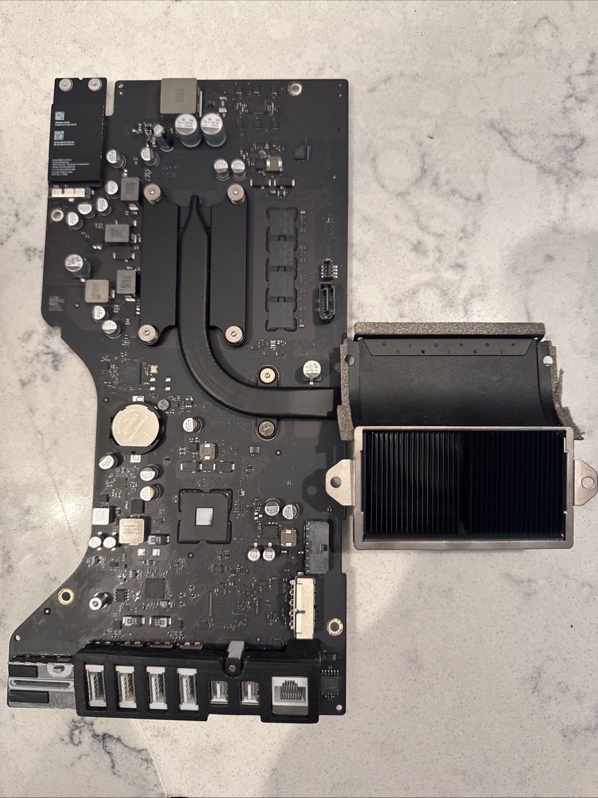 Apple iMac 21.5 Logic Board A1418 Late 2015 i5 2.8GHz 820-00431-A w Network Card