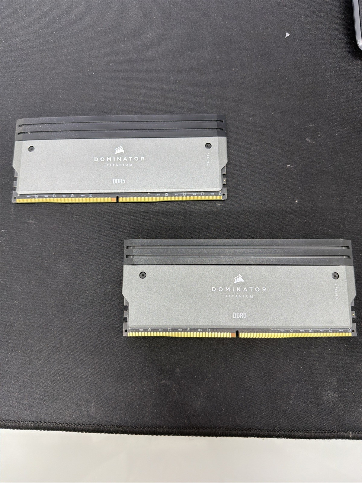 DOMINATOR TITANIUM RGB 64GB (2x32GB) DDR5 DRAM 6000MT/s AMD EXPO & XMP — Grey
