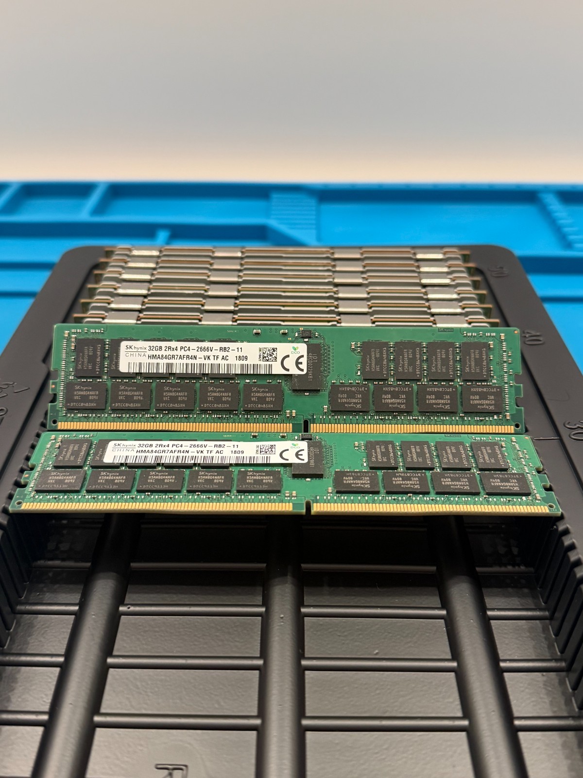 SK hynix 64GB (2x32GB) DDR4 PC4-2666V ECC Registered RDIMM 288-Pin Server ram