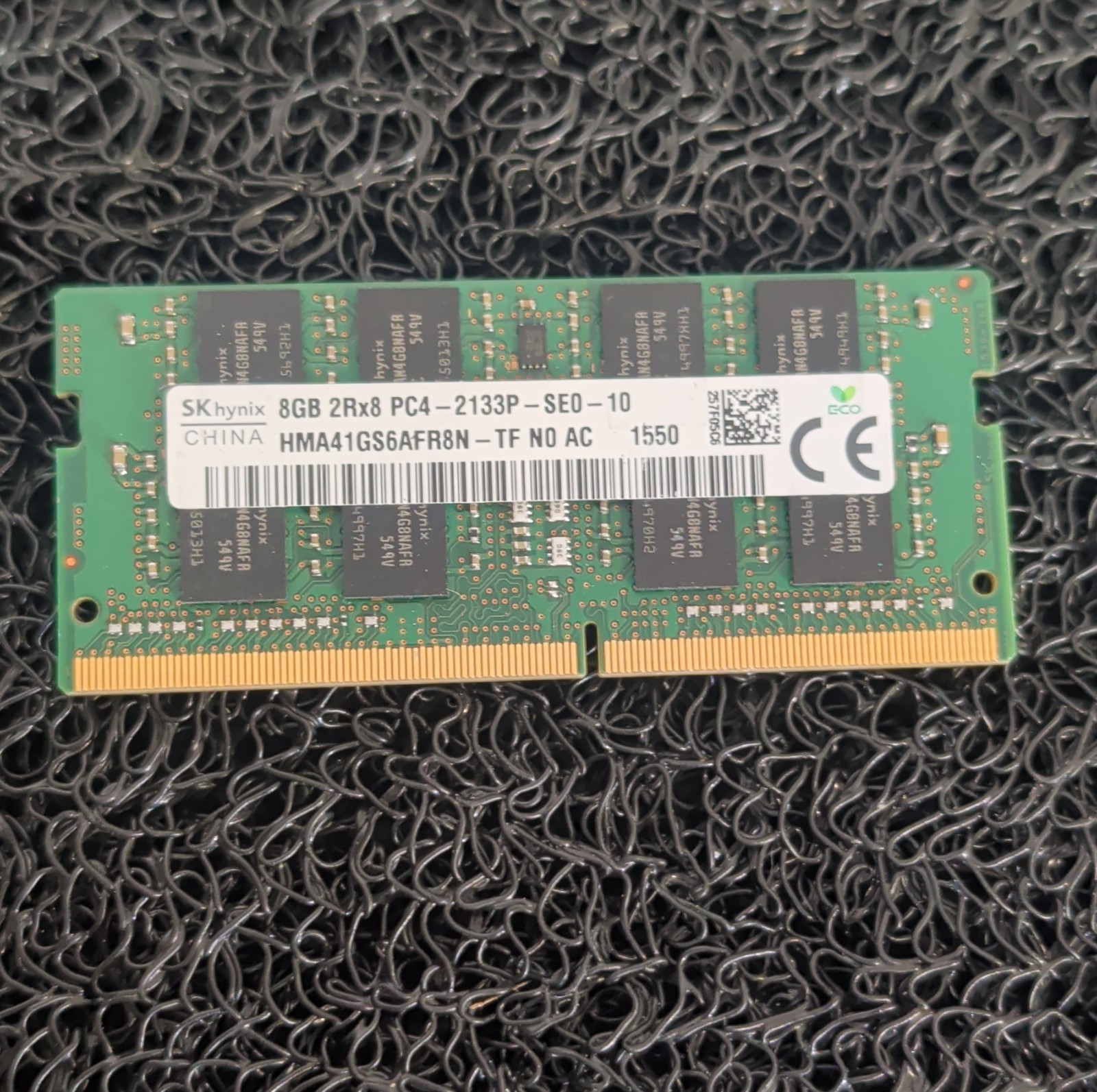 SK hynix 1x 8GB DDR4 SDRAM SO-DIMM PC4-2133P 260-Pin RAM HMA41GS6AFR8N-TF