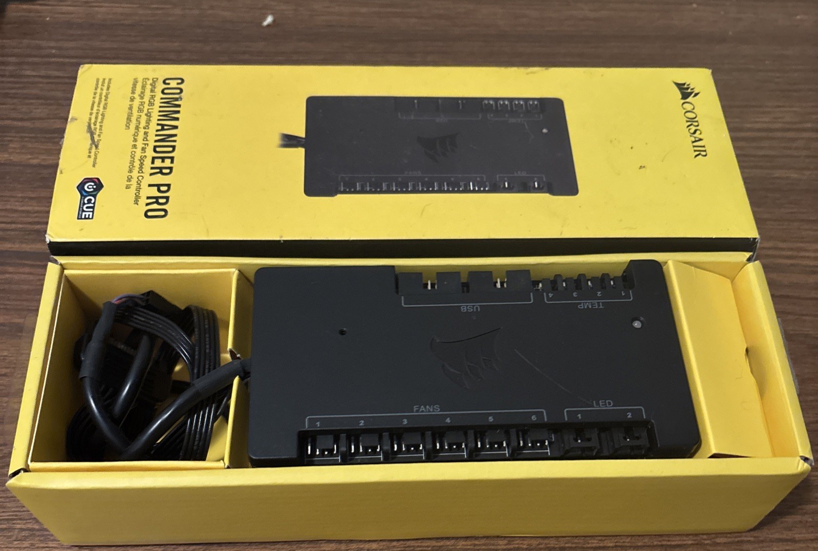 Corsair Icue Commander Pro CL-9011110-WW 6-Channel Fan Controller