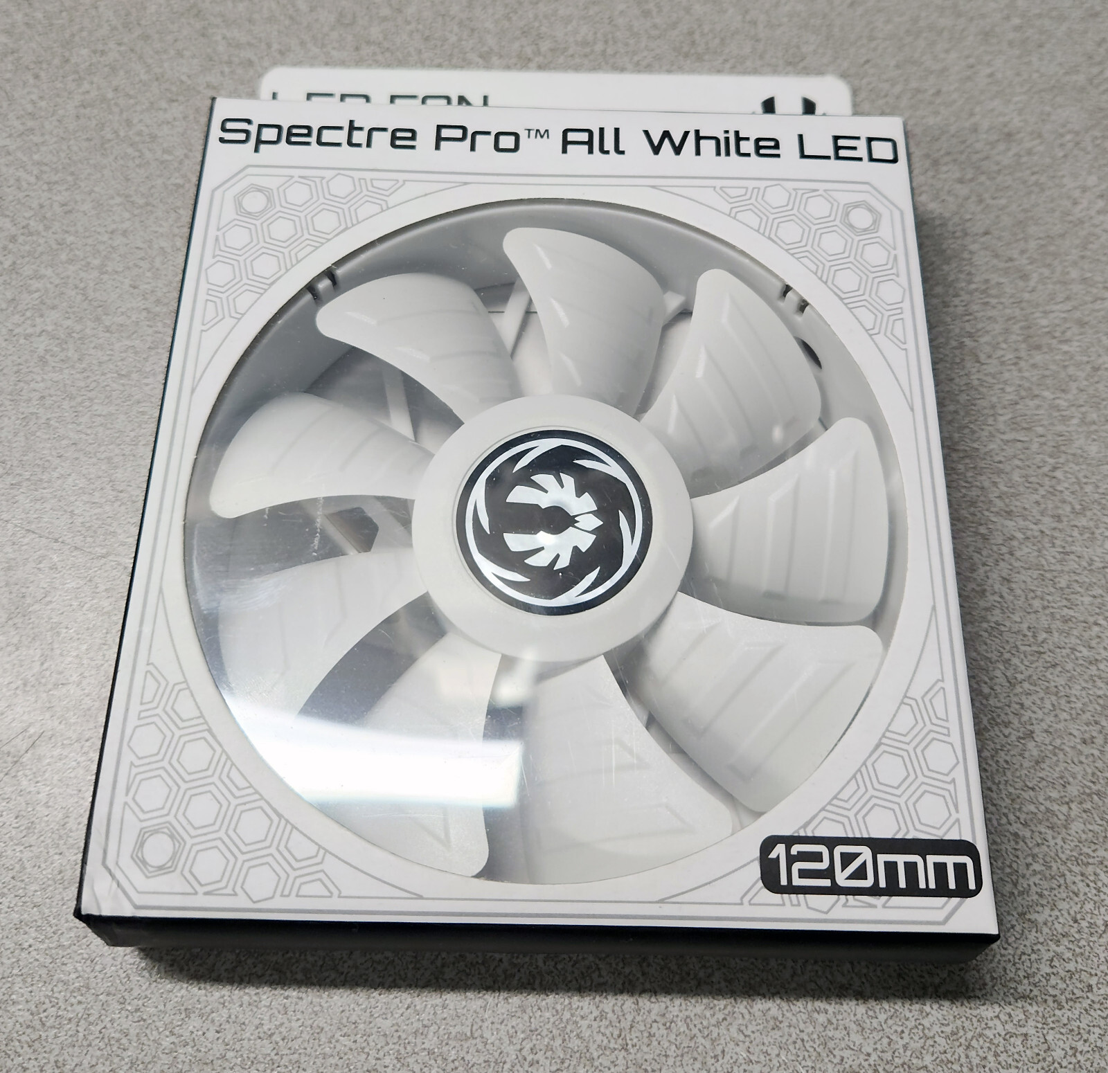 bitfenix Spectre Pro All White Red LED 120mm Fan New Sealed BFF-WPRO-12025R-RP