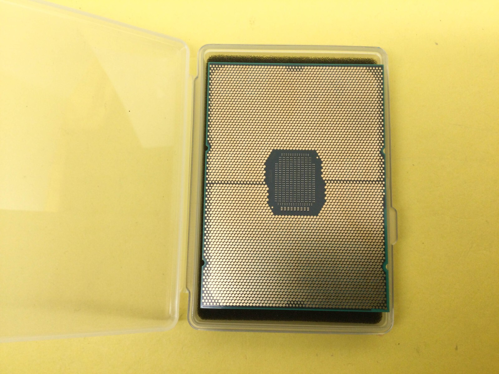 SRJXX Intel Xeon Gold 6348H 24-Cores 2.30GHz 165W 2933MT/s 33MB Cache Processor