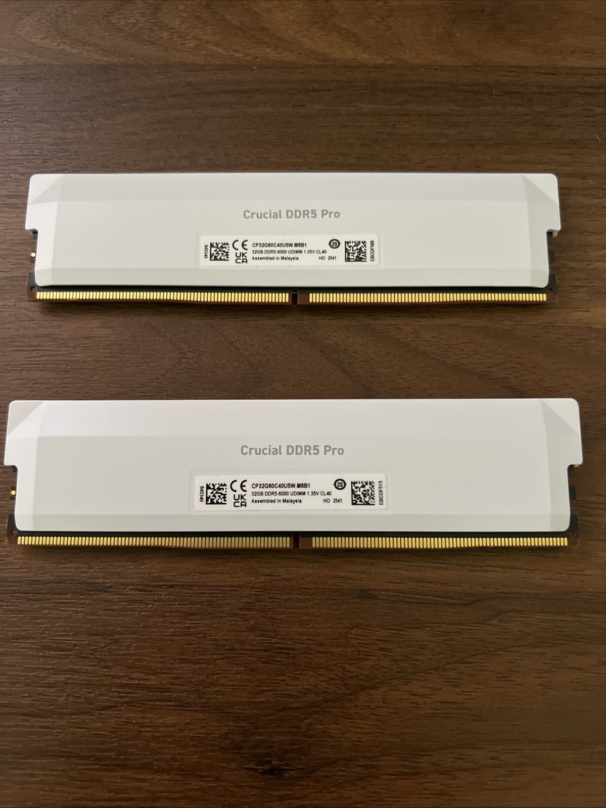 Crucial Pro 64GB (32GBx2) DDR5 6400 CL40 UDIMM XMP EXPO RAM Desktop Memory