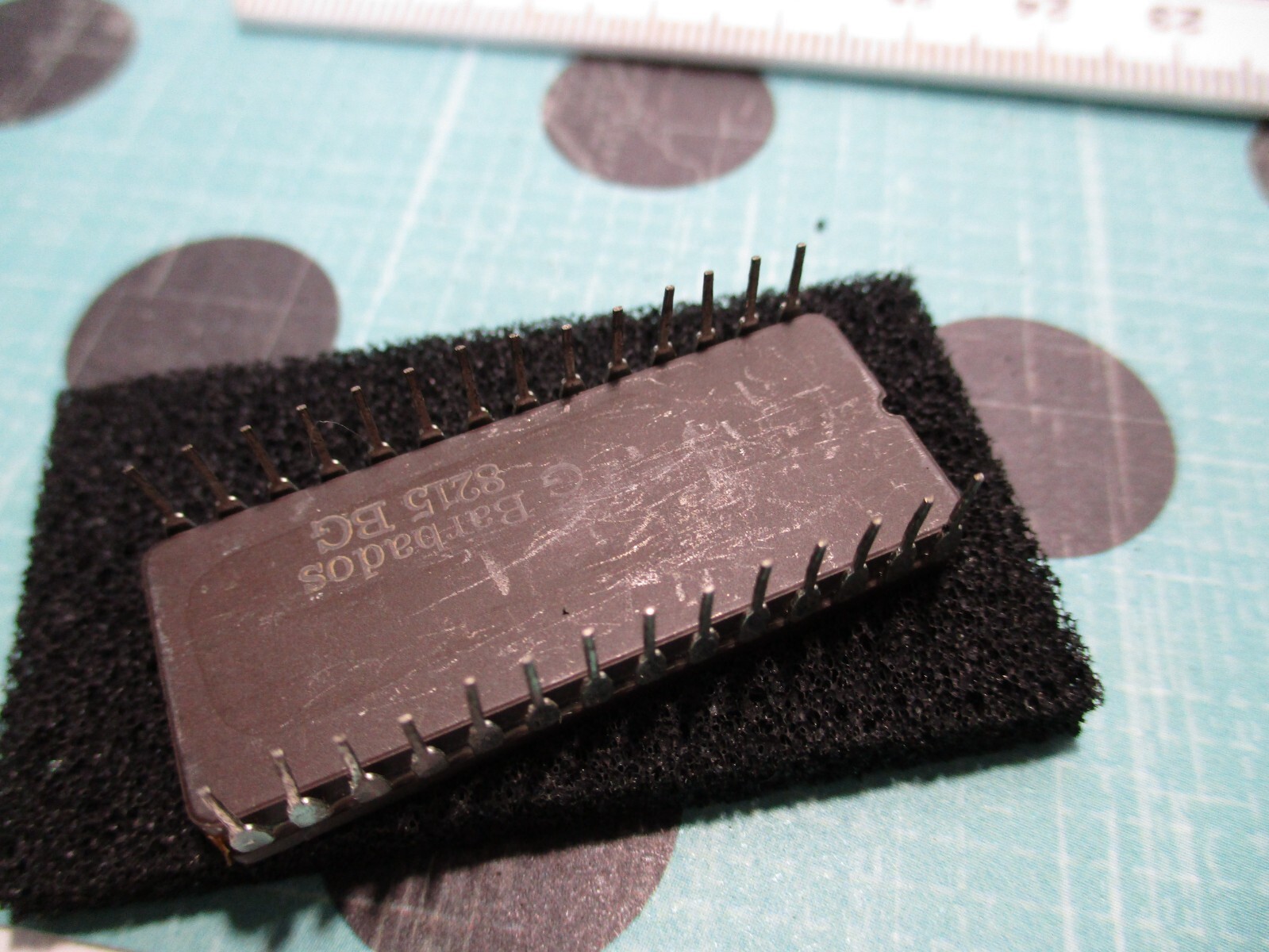 Intel 200ns NMOS UV Erasable 64K-Bit HMOII-E Programmable 28-Pin EPROM D2764-2