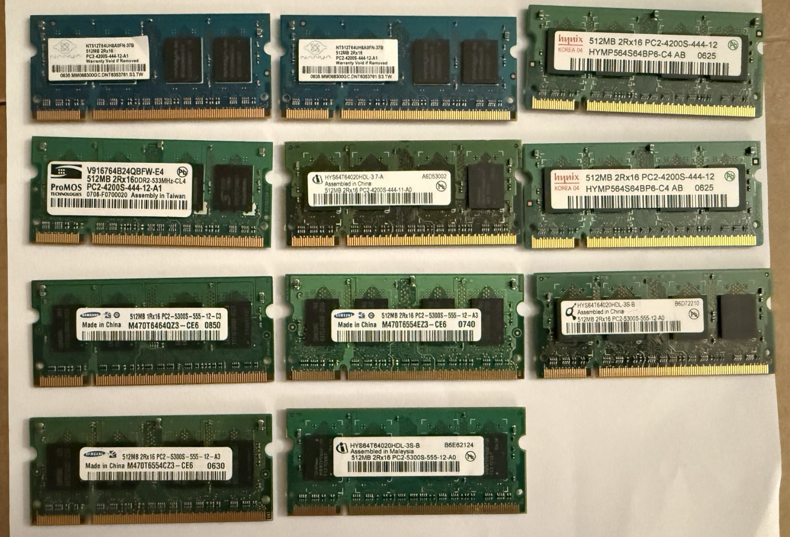 *Lot of 11* Samsung Nanya Hynix Infineon 512MB PC2-5300S / 4200S DDR2 SODIMM