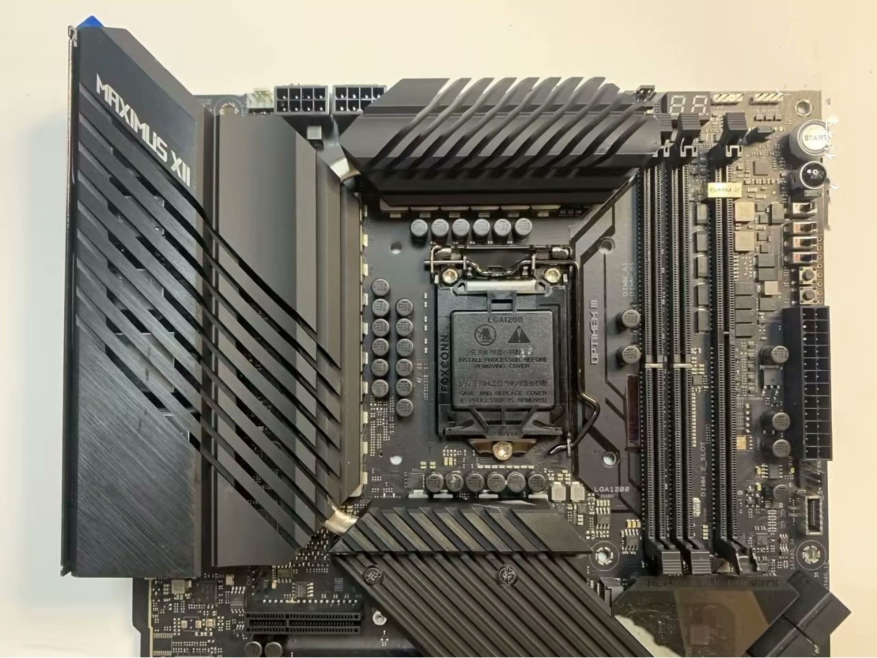 ASUS ROG MAXIMUS XII APEX Motherboard Chipset Intel Z490 LGA1200 DDR4