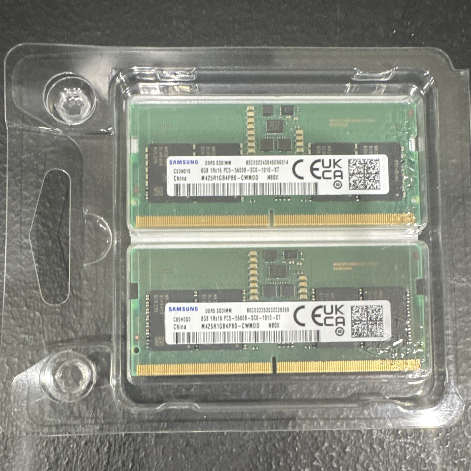 Samsung 16GB (2x8GB) DDR5 SO-DIMM PC5-5600 262-Pin Non-ECC RAM