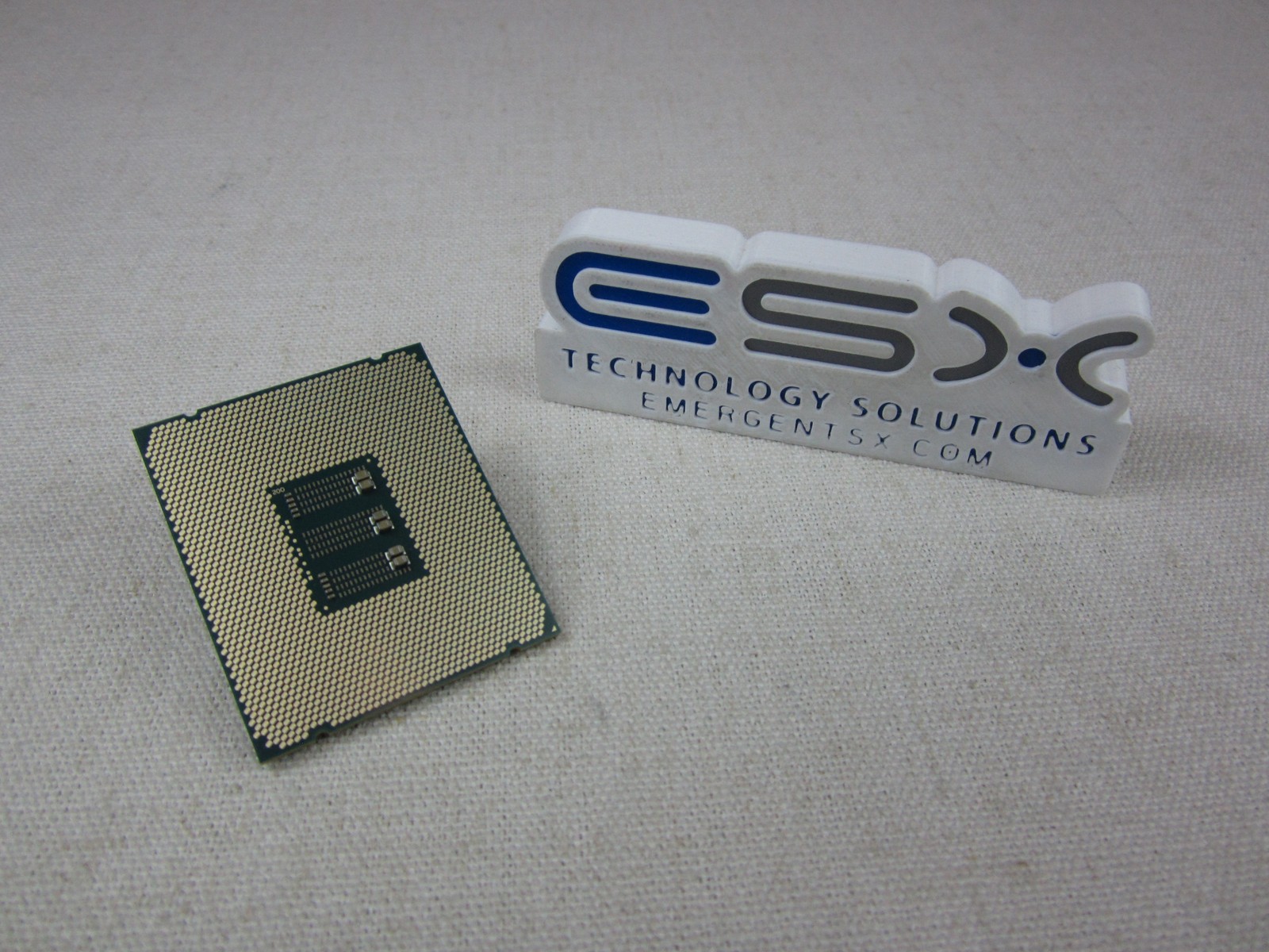 Intel Xeon 10-Core E7-4820v4 @ 2.0GHz, 25MB, 115W LGA2011 Processor SR2S4 CPU