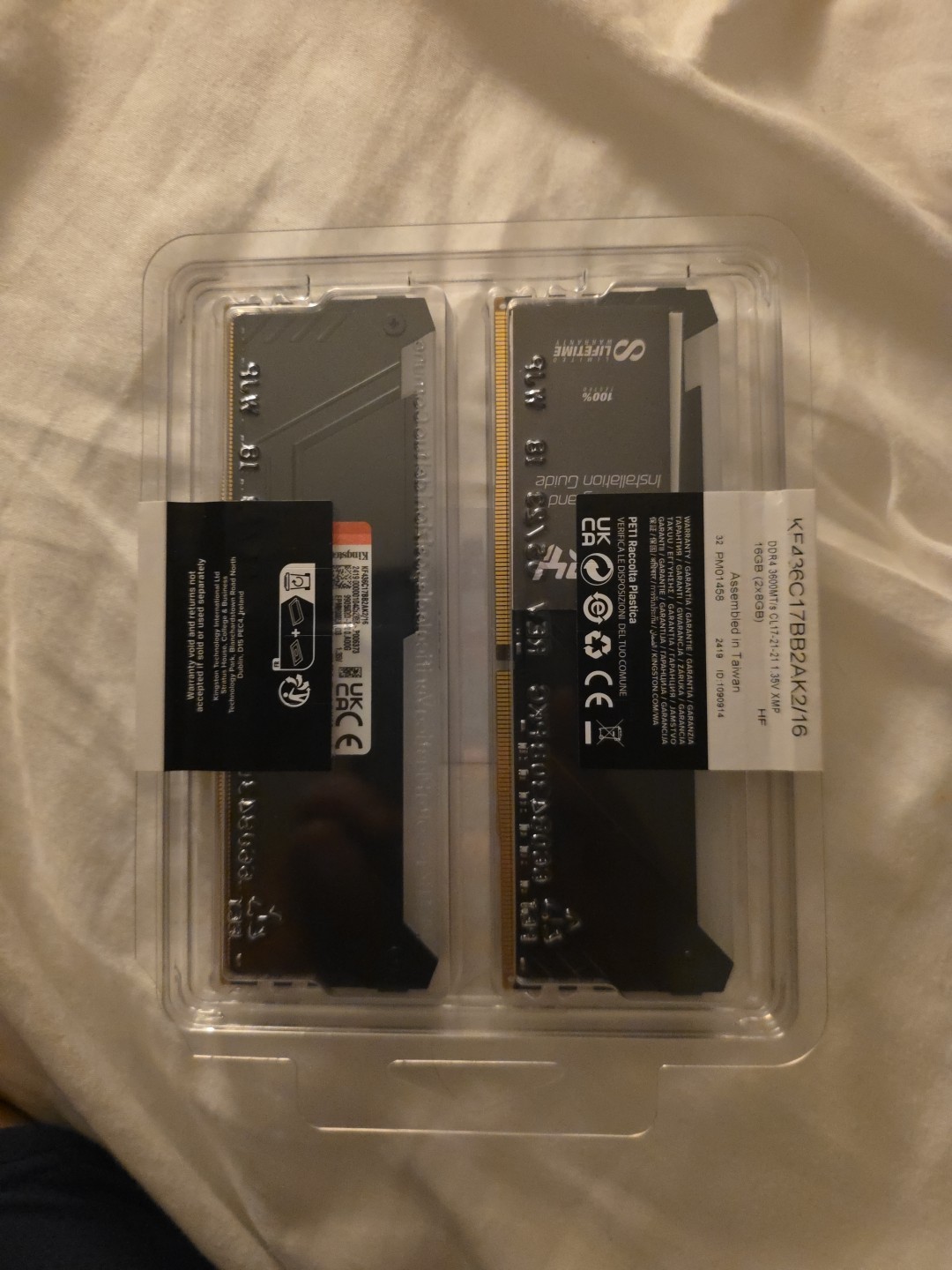 Kingston FURY Beast RGB DDR4 16 GB (2 x 8 GB) KF436C17BB2AK2/16