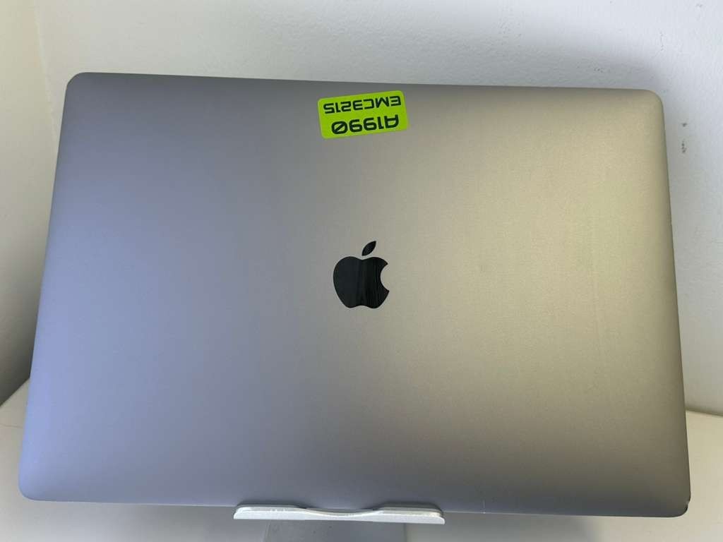 Apple 15.4 Inch Replacement Screen for MacBook Pro A1990 2018 – Gray EMC 3215