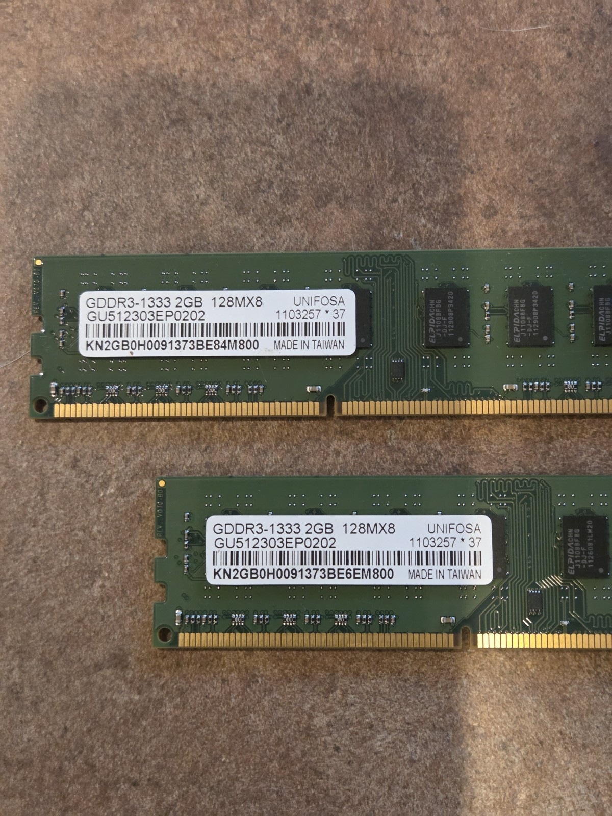 (4GB-2GB X 2) Unifosa PC RAM Memory GU512303EP0202, GDDR3-1333 2GB 128MX8