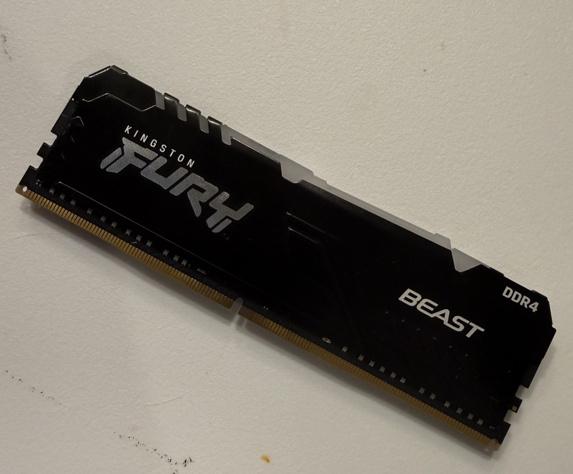 Kingston FURY Beast 16GB (1x16GB) RAM DDR4 KF436C18BBAk2/32 single module