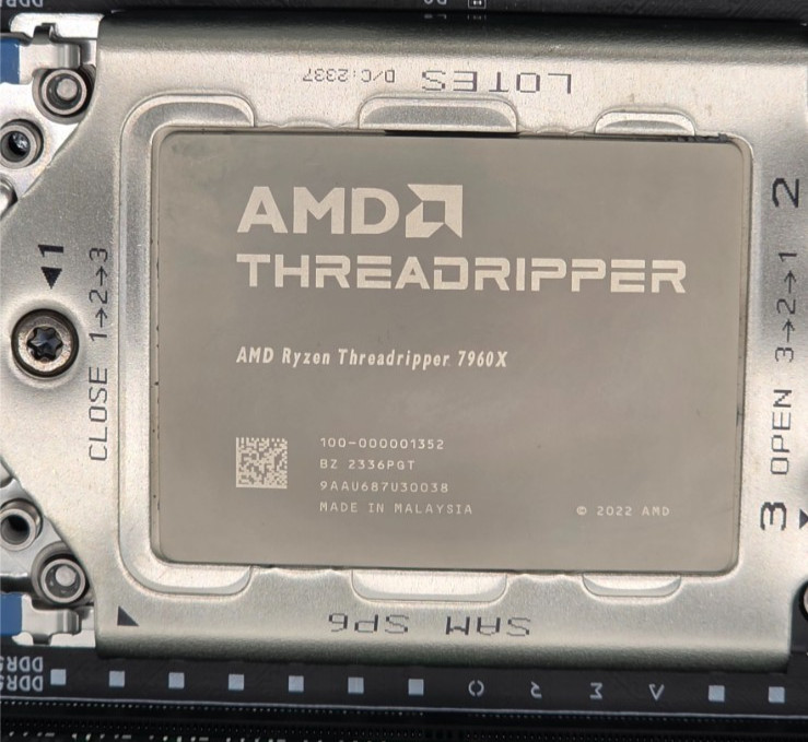 Gigabyte TRX50 AERO D + Ryzen Threadripper 7960X + 128GB DDR5 + RTX 5080