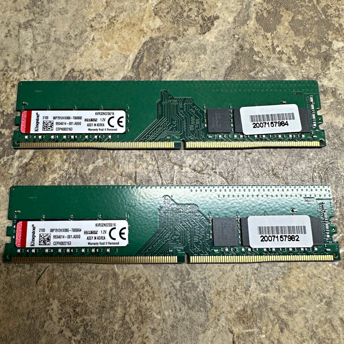 Kingston ValueRAM DDR4-3200 PC4-25600 DIMM 32GB (2x16GB) 288-Pin KVR32N22S8/16