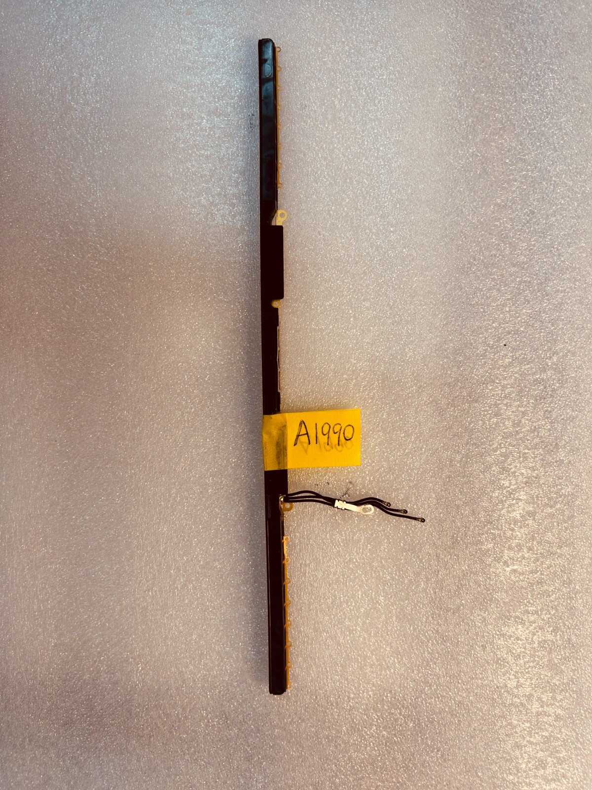 Genuine 15″ Apple MacBook Pro 2018 2019 WIFI Vent Module Antenna 817-01634 A1990
