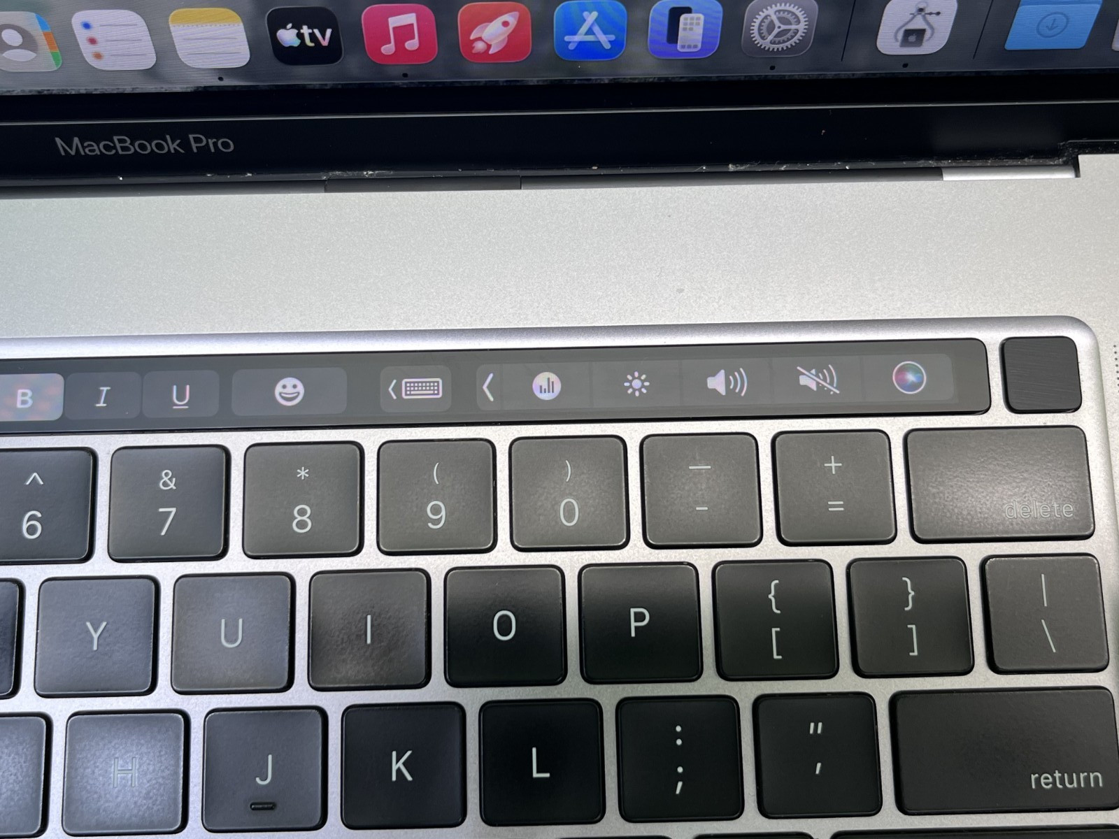 *AS IS-READ*MacBook Pro 16″ A2141 2019 Core i7 2.6GHz/32GB RAM/500GB SSD/No AC