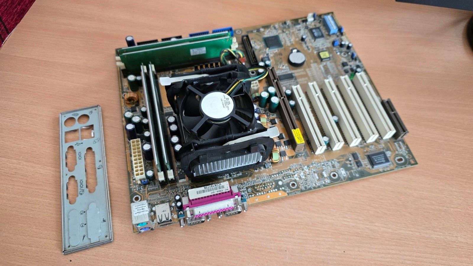 ASUS P4T-E RAMBUS motherboard + Intel Pentium 4 1.7GHz + 512MB RDRAM – 100% OK