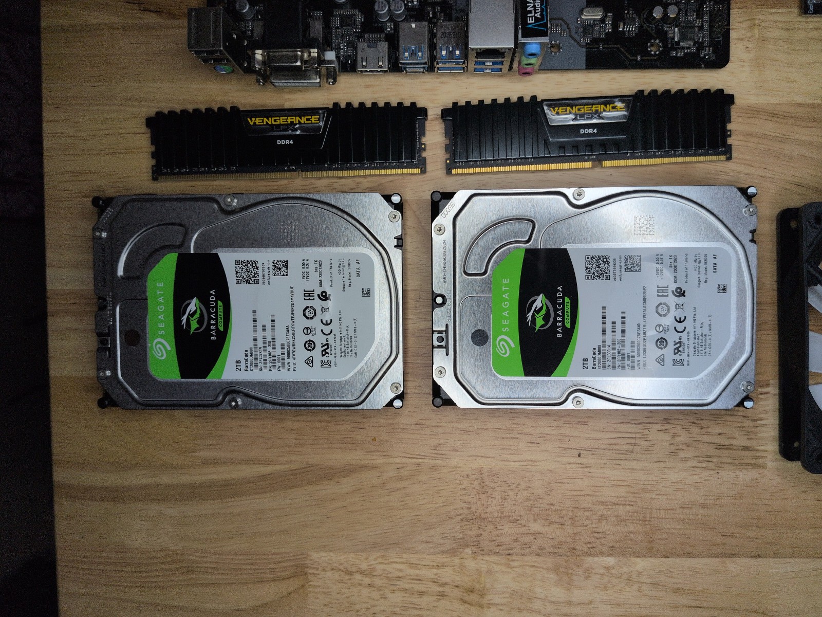PC Parts (NAS) ASRock B450M Pro4, AMD RYZEN 5 3400G, 16GBDDR4, 4TB BARRACUDA