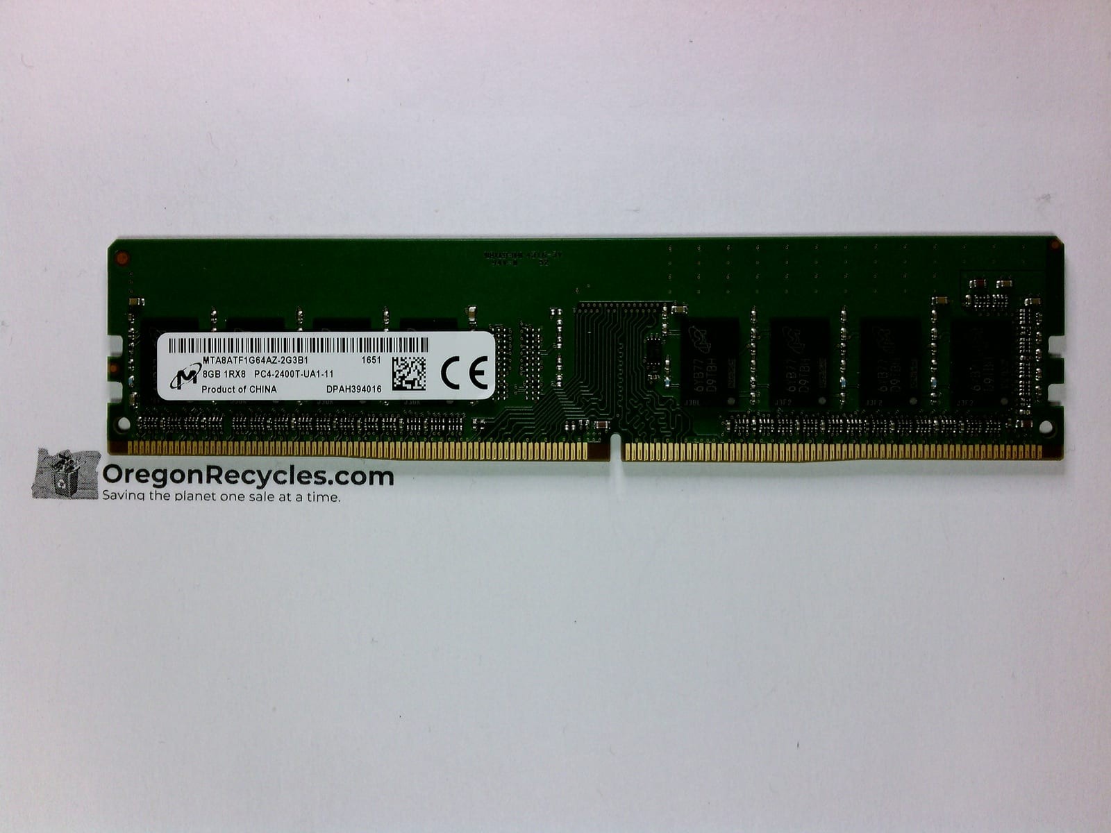 Micron 8GB DDR4 SDRAM-PC4-24000 (DDR4-3000) UDIMM RAM MTA8ATF1G64AZ-2G3B1