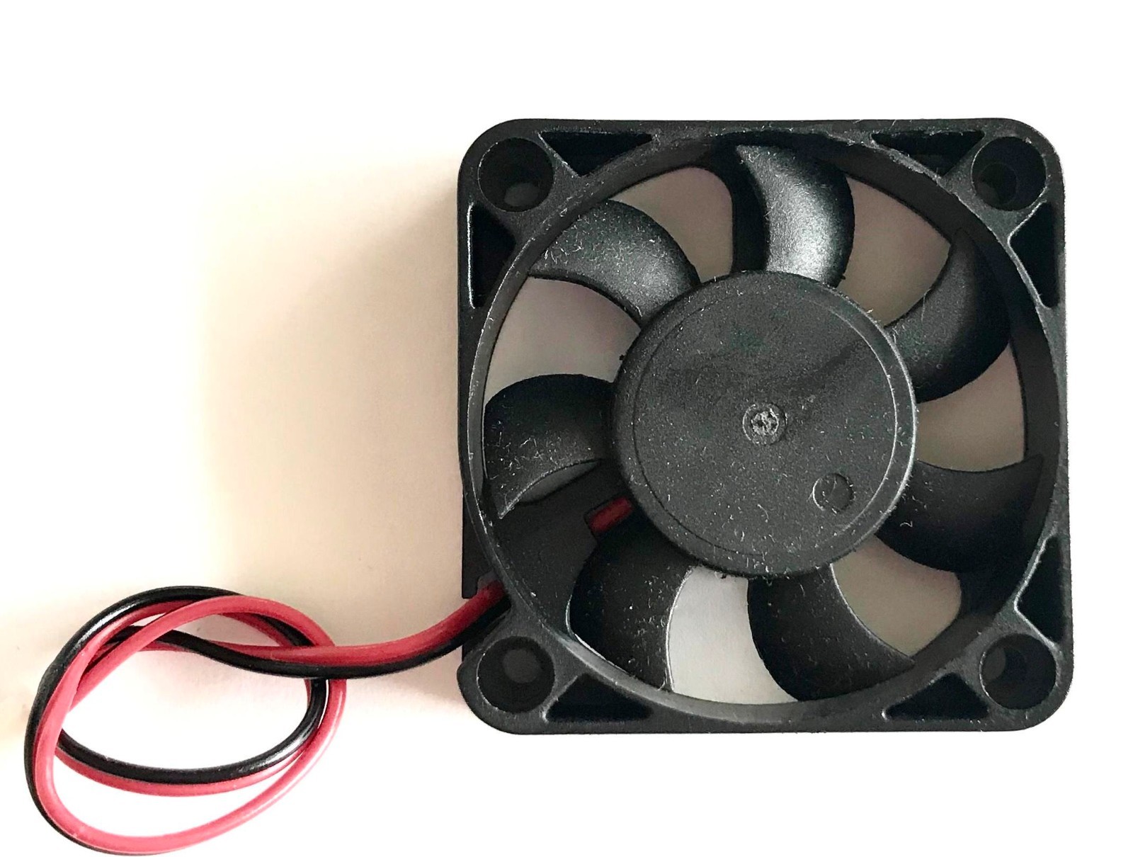2pcs/4pcs 5V 2″ (50mm) Cooling Computer Fan 5010 50x50x10mm DC 3D Printer 2-Pin