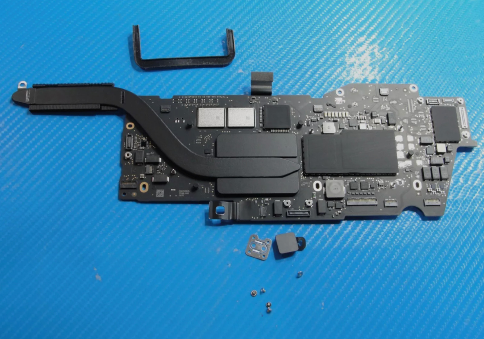 Apple MacBook Pro A2338 13″ 2020 M1 8GB/256GB Logic Board
